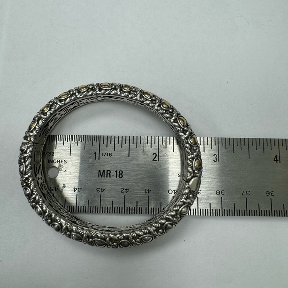 Jai 18K yellow gold and 925 Sterling silver hinged bangle bracelet - Picture 10 of 10